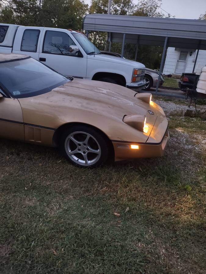 Chevrolet-corvette-1985-1