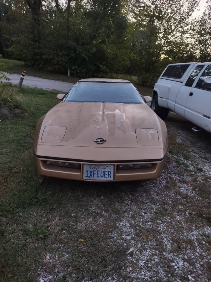 Chevrolet-corvette-1985-10