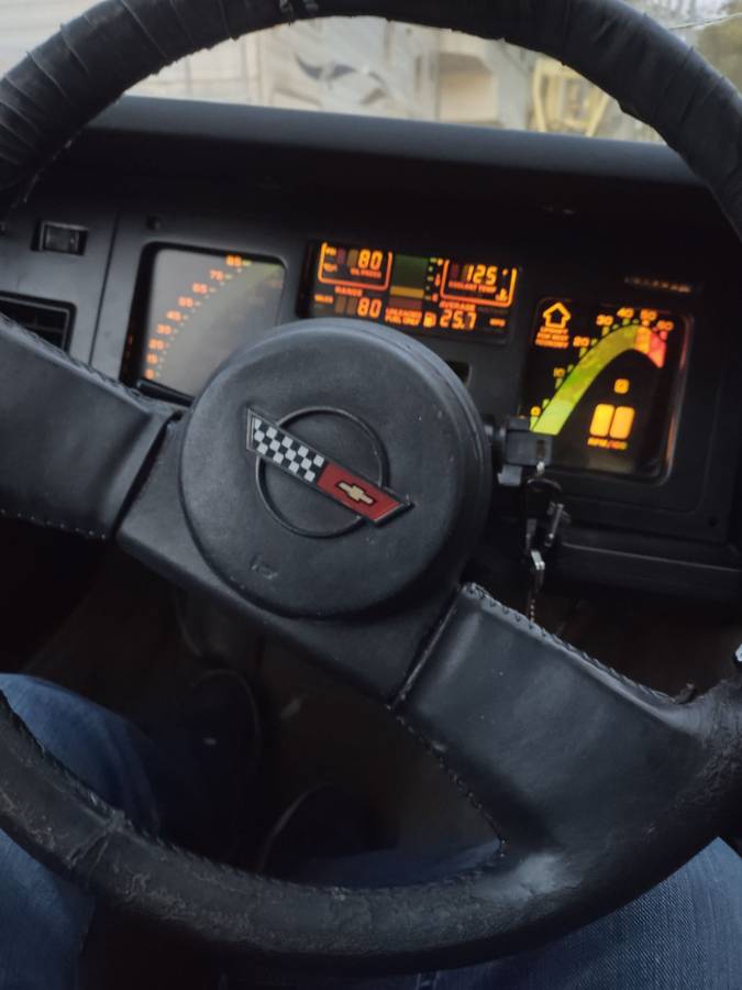 Chevrolet-corvette-1985-14