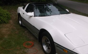 Chevrolet-corvette-1985-37