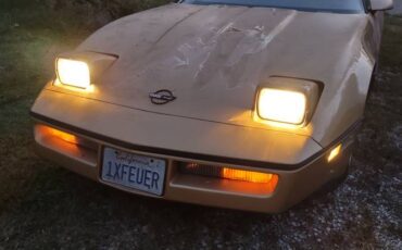 Chevrolet-corvette-1985