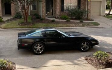 Chevrolet-corvette-1985