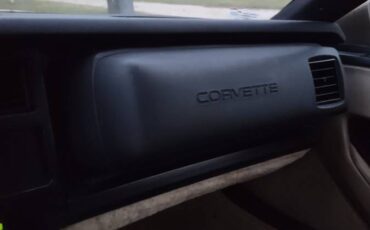 Chevrolet-corvette-1985-6