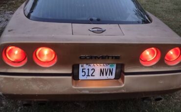 Chevrolet-corvette-1985-7