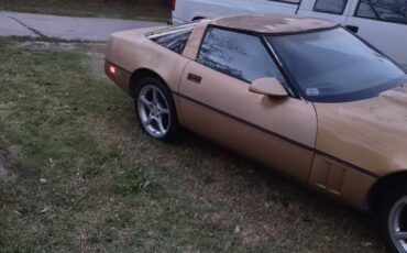 Chevrolet-corvette-1985-9
