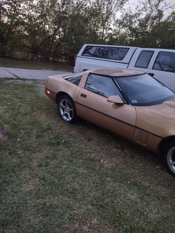 Chevrolet-corvette-1985-9