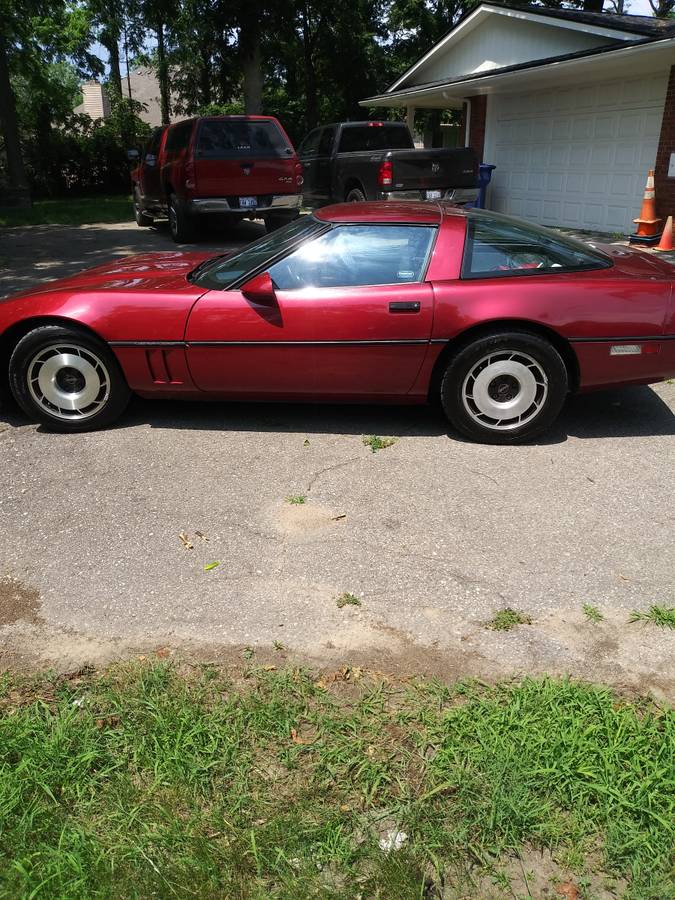 Chevrolet-corvette-1985-red-4