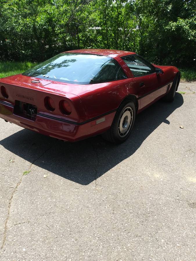 Chevrolet-corvette-1985-red-5