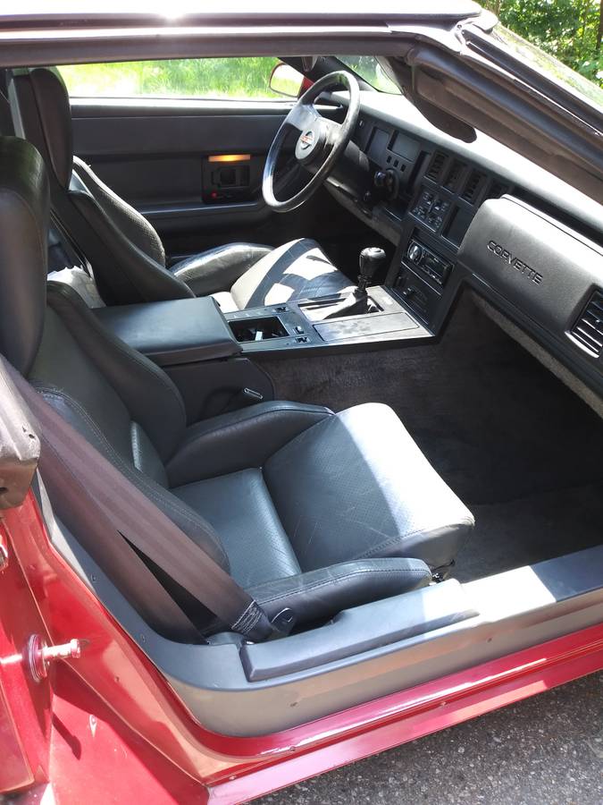 Chevrolet-corvette-1985-red-6
