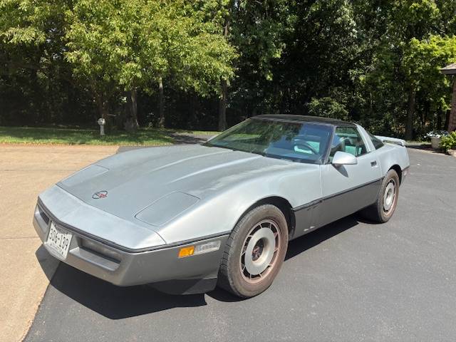 Chevrolet-corvette-1985-silver-3