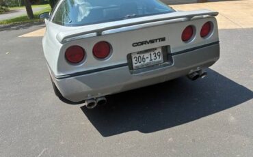 Chevrolet-corvette-1985-silver