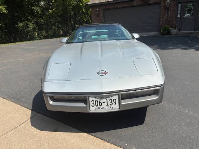 Chevrolet-corvette-1985-silver-4