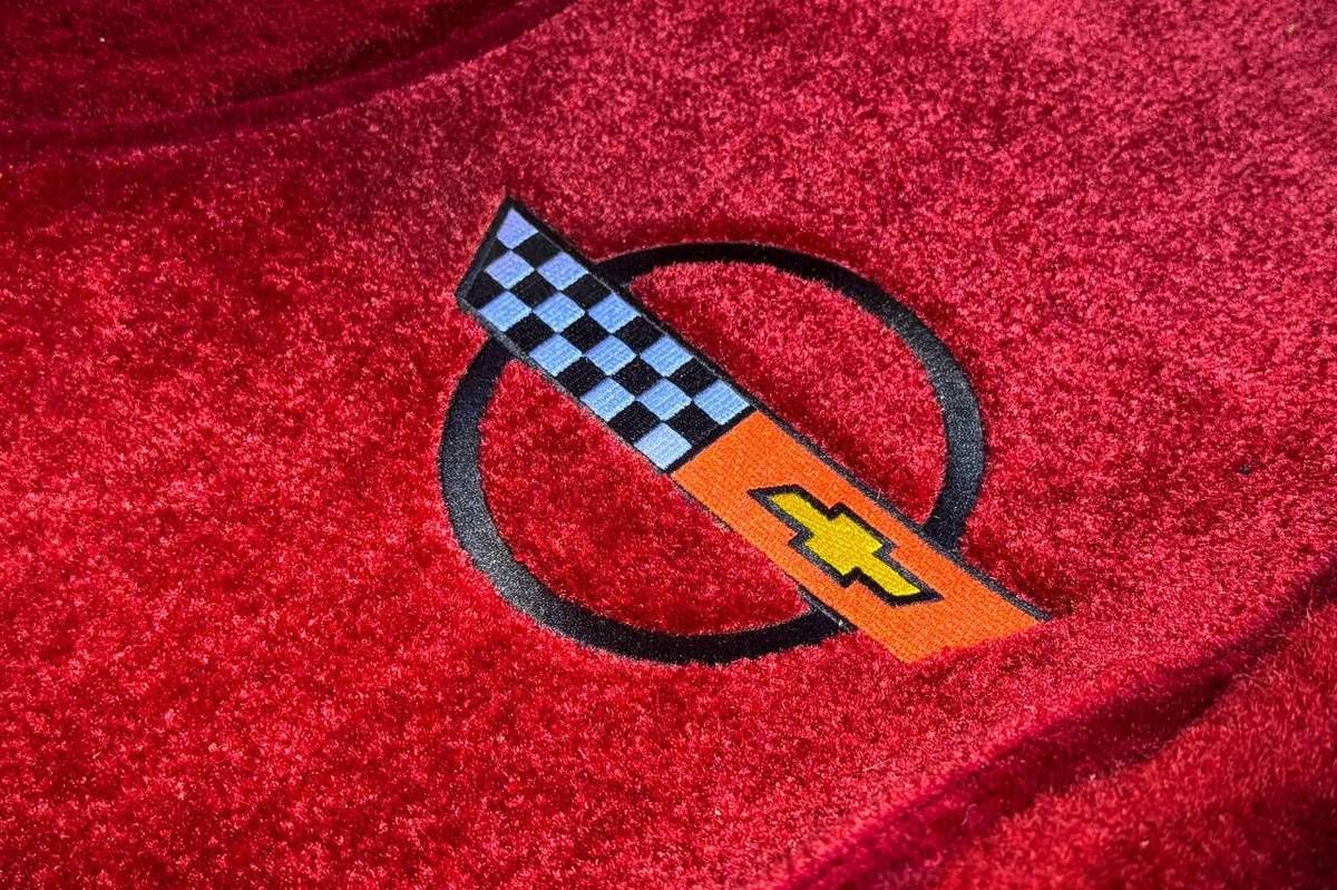 Chevrolet-corvette-1986-11