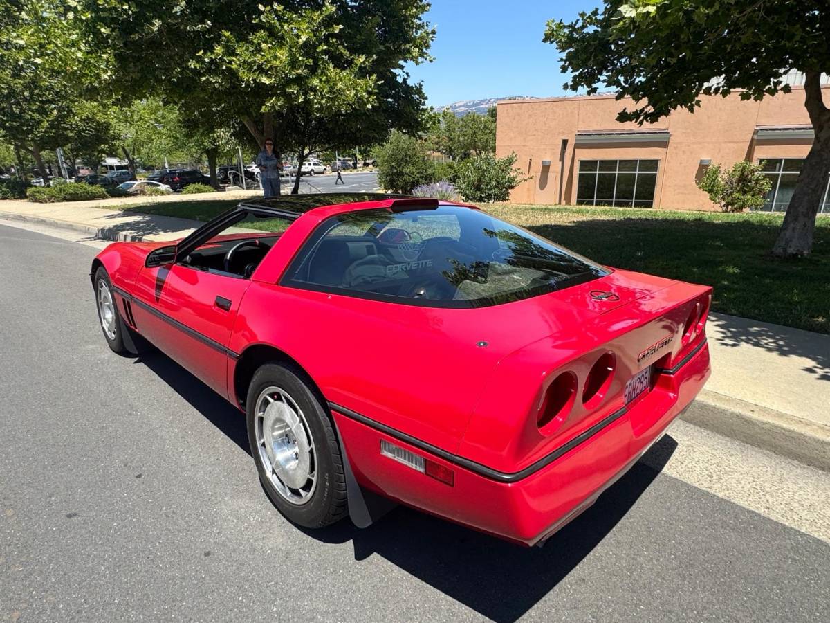 Chevrolet-corvette-1986-red-3