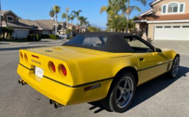 Chevrolet-corvette-1986-yellow-1