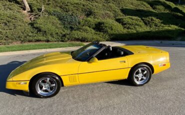 Chevrolet-corvette-1986-yellow-11