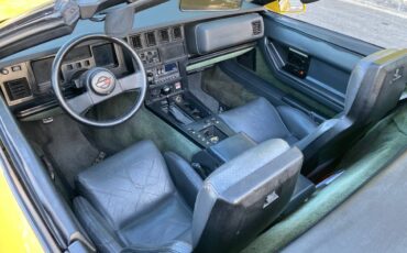 Chevrolet-corvette-1986-yellow-13