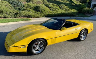 Chevrolet-corvette-1986-yellow