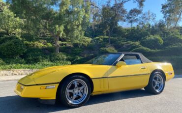 Chevrolet-corvette-1986-yellow-5