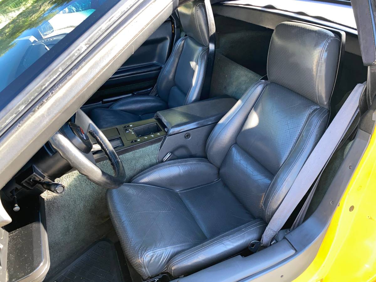 Chevrolet-corvette-1986-yellow-6