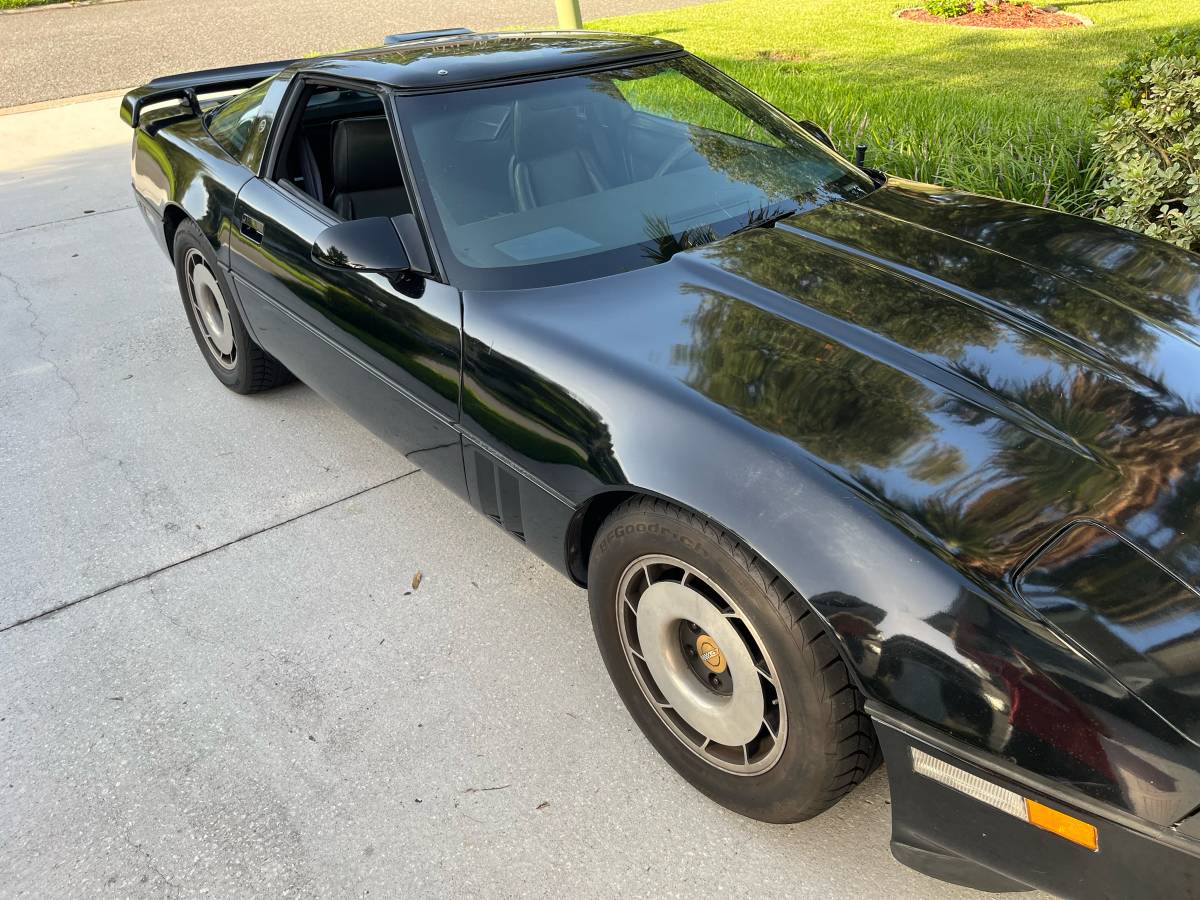 Chevrolet-corvette-1987-black-1