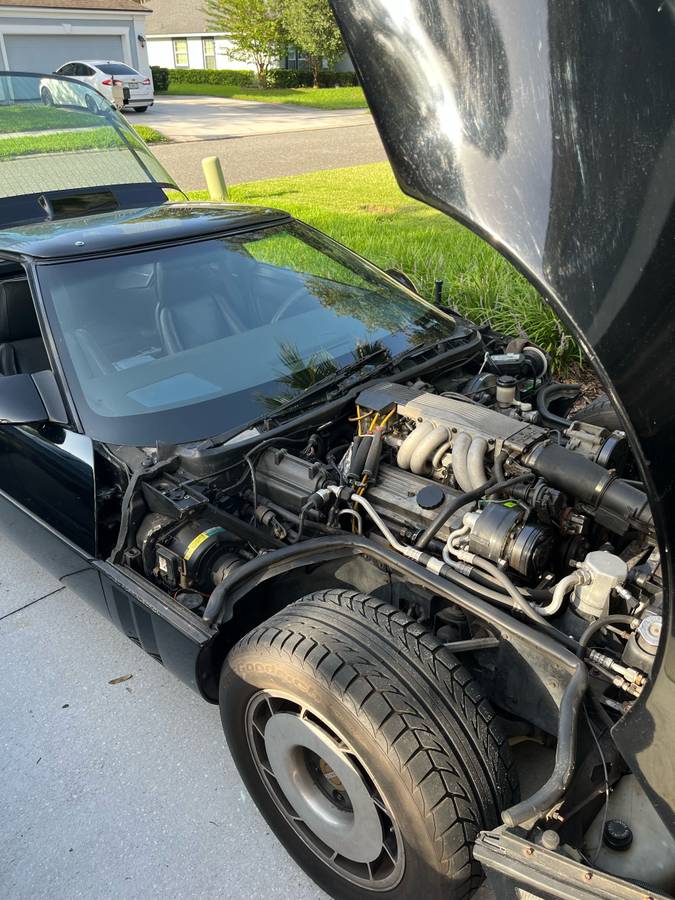 Chevrolet-corvette-1987-black-3