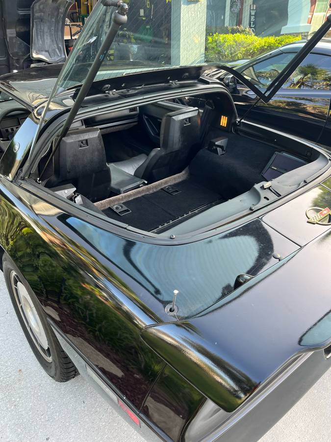 Chevrolet-corvette-1987-black-4