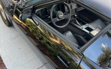 Chevrolet-corvette-1987-black-6
