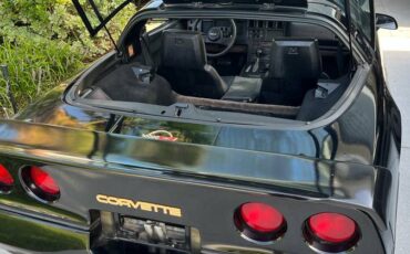 Chevrolet-corvette-1987-black-7