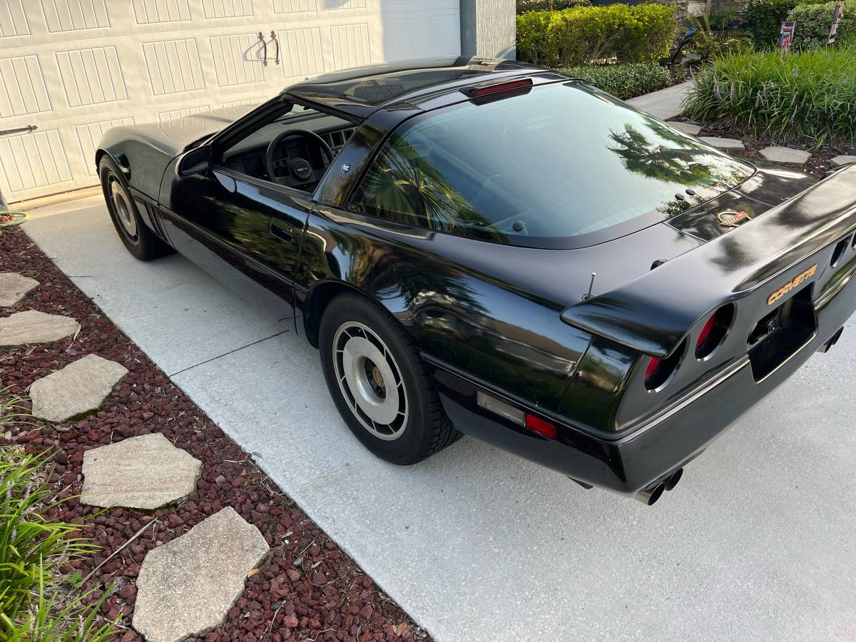Chevrolet-corvette-1987-black