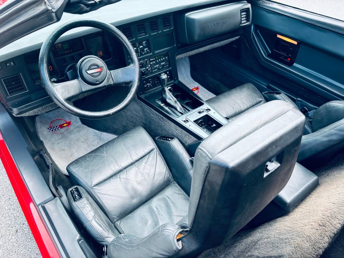 Chevrolet-corvette-1987-red-16