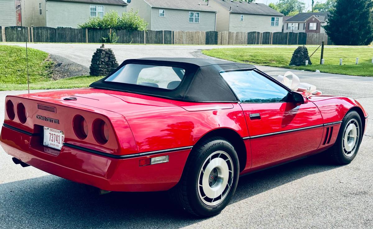 Chevrolet-corvette-1987-red-3