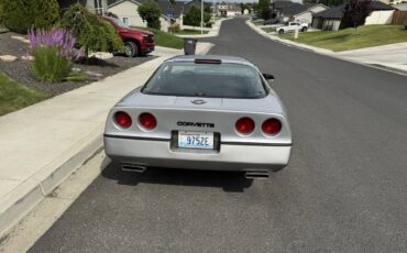 Chevrolet-corvette-1987-silver-4