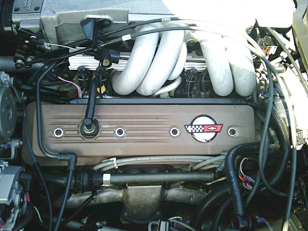 Chevrolet-corvette-1987-white-11