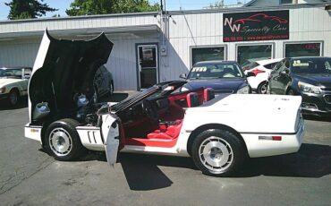 Chevrolet-corvette-1987-white-14