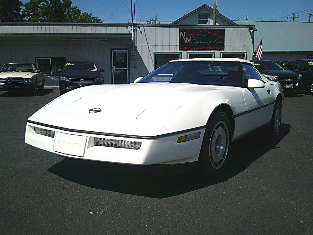 Chevrolet-corvette-1987-white-15