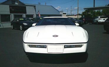 Chevrolet-corvette-1987-white-17