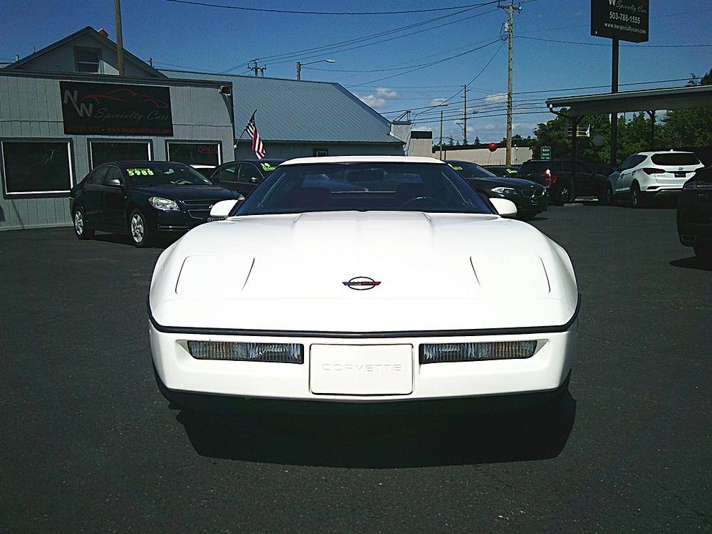 Chevrolet-corvette-1987-white-17