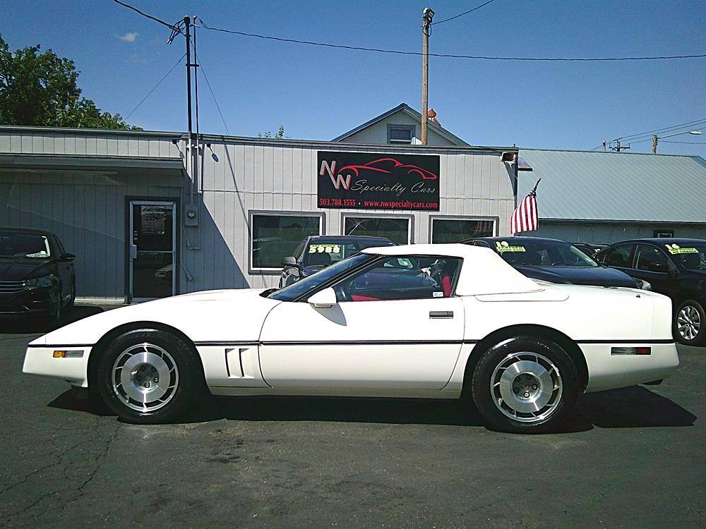 Chevrolet-corvette-1987-white-2