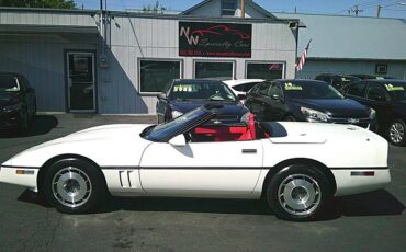 Chevrolet-corvette-1987-white-3