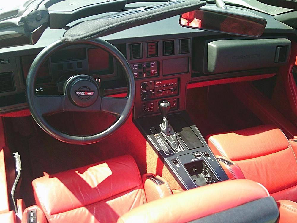 Chevrolet-corvette-1987-white-4