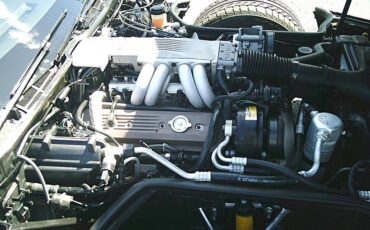 Chevrolet-corvette-1987-white-9