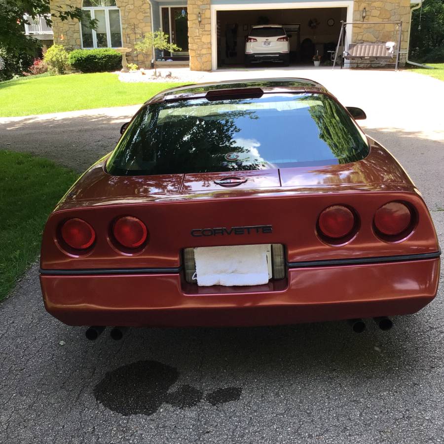 Chevrolet-corvette-1988-brown-1