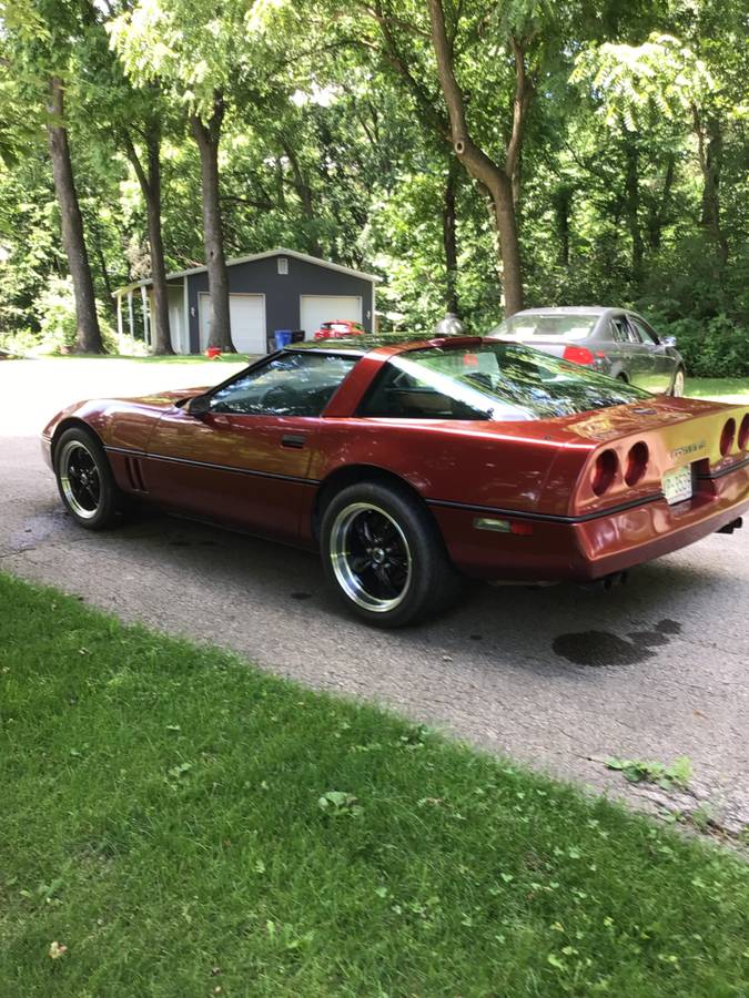 Chevrolet-corvette-1988-brown-2