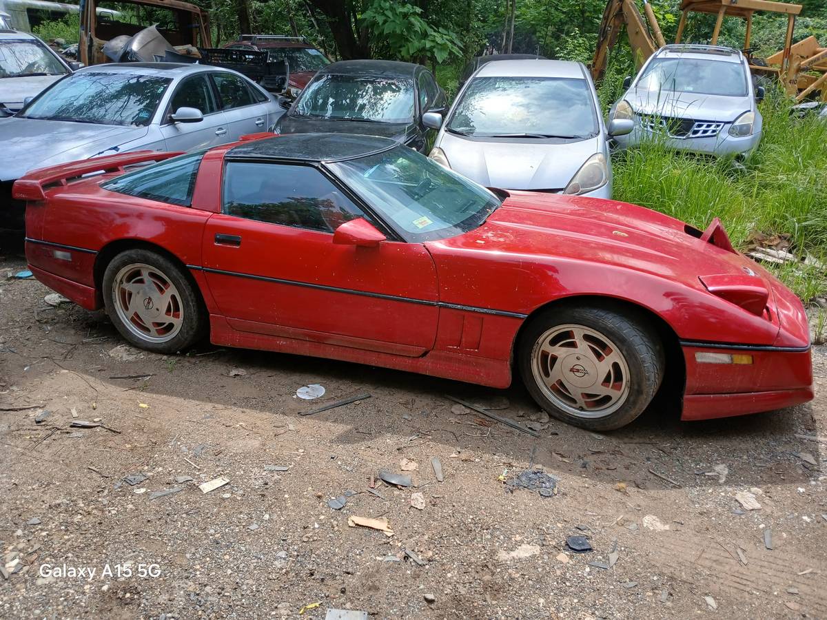 Chevrolet-corvette-1988-red-1