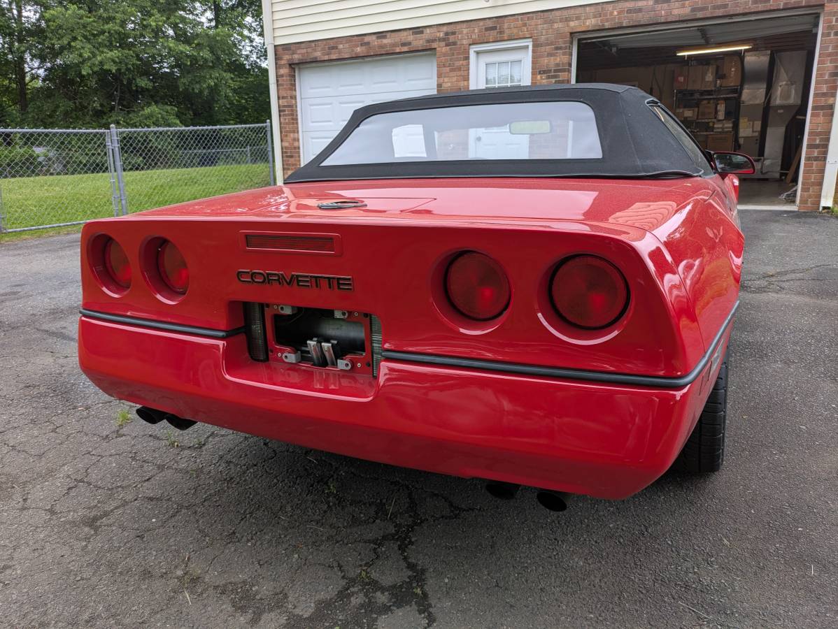 Chevrolet-corvette-1988-red-13