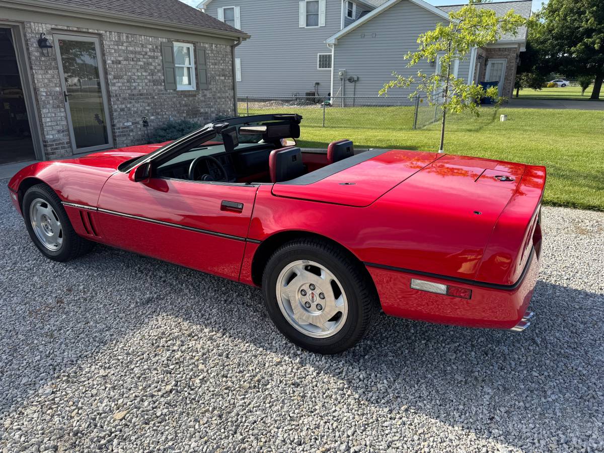 Chevrolet-corvette-1988-red-4
