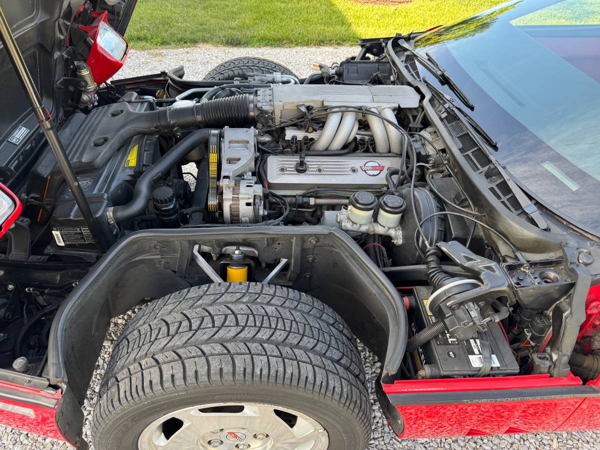 Chevrolet-corvette-1988-red-5