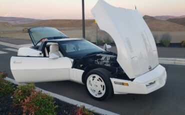 Chevrolet-corvette-1988-white-12