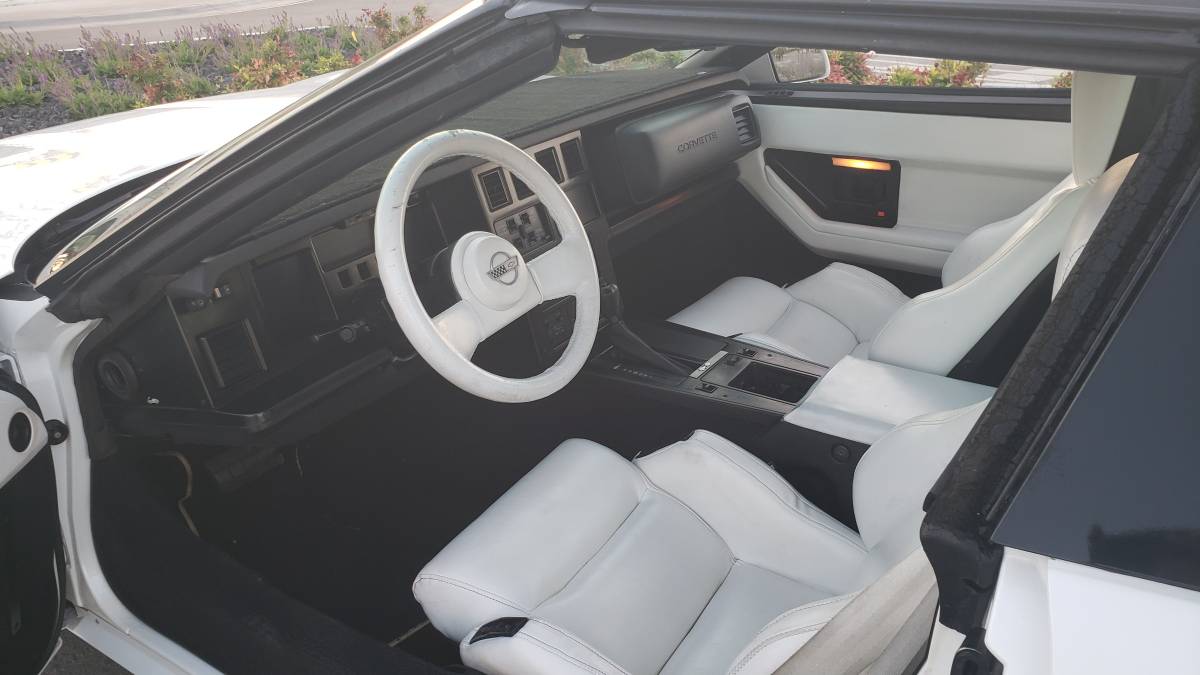 Chevrolet-corvette-1988-white-6